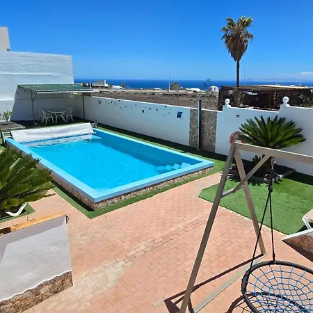 Casa Roja 6 - Quiet Resort, Central, Parking