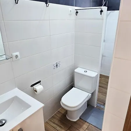 아파트 Direktly At Our Swimming Pool - Relax - Aduls Only 티아즈